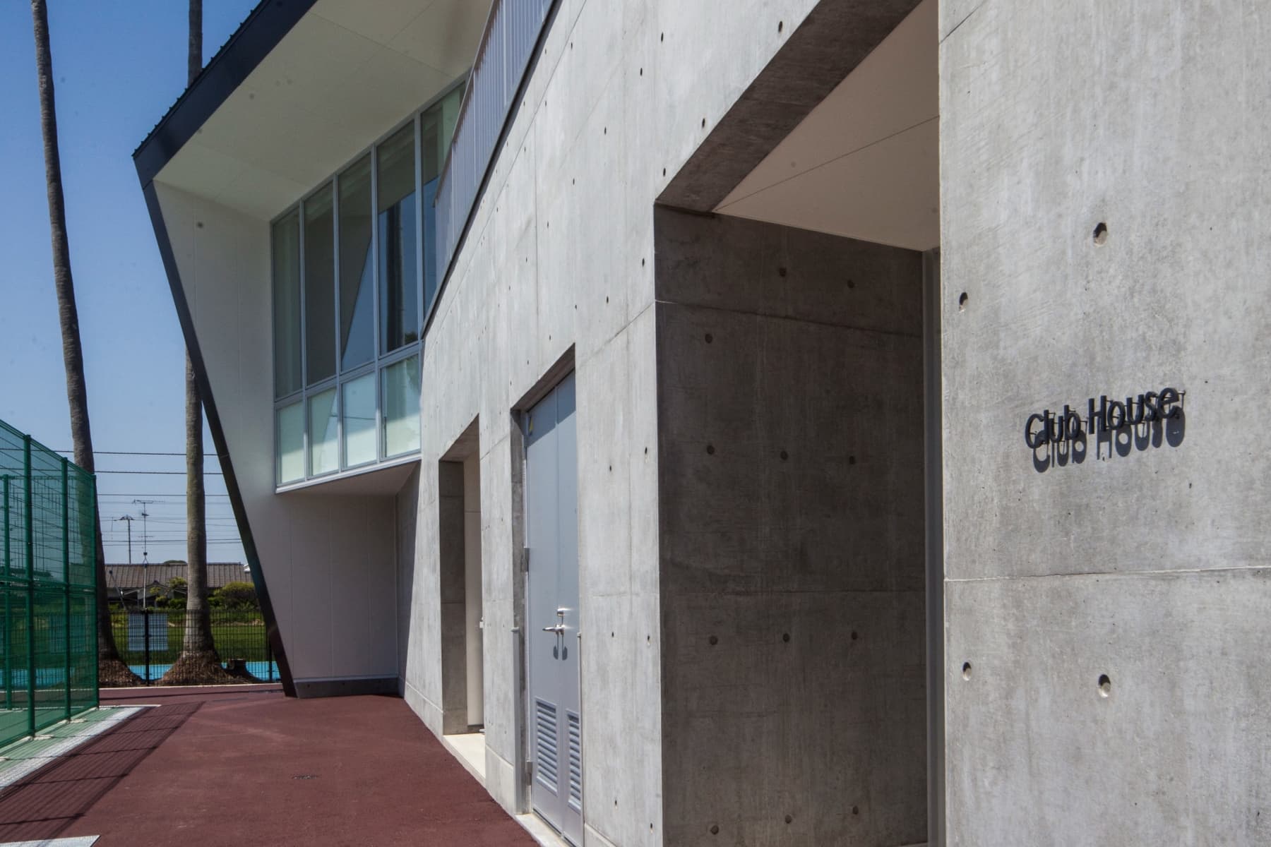 クラブハウスエントランス