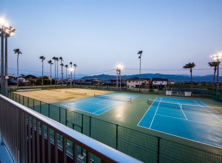 テニスのすべてが完結する充実の設備